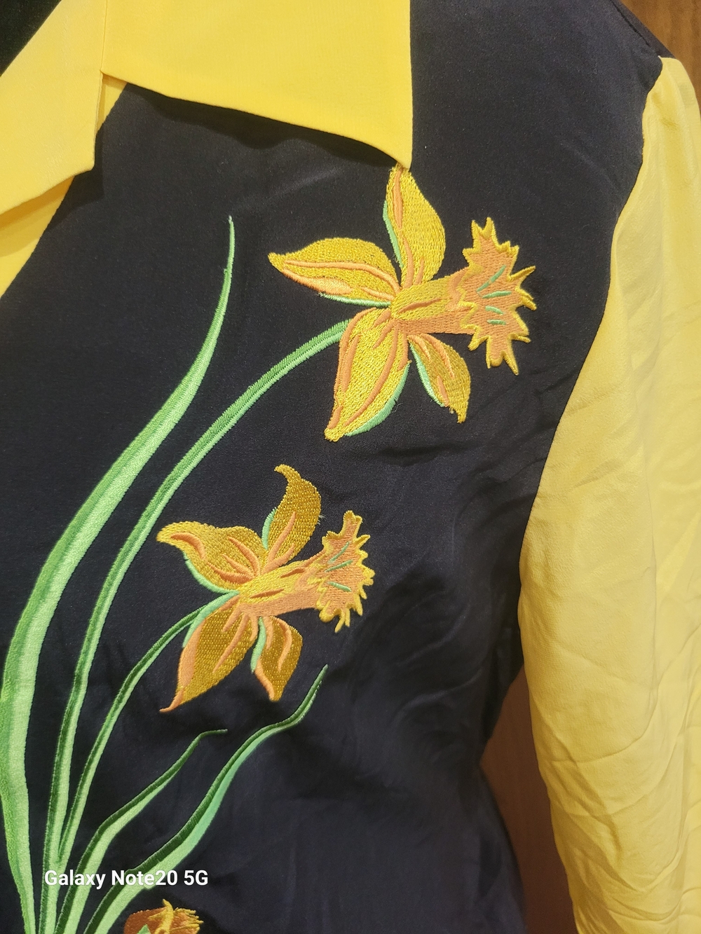 Bob Mackie Wearable Art Vintage 100% Silk Daffodil Floral Embroidery Blouse L - Picture 4 of 9
